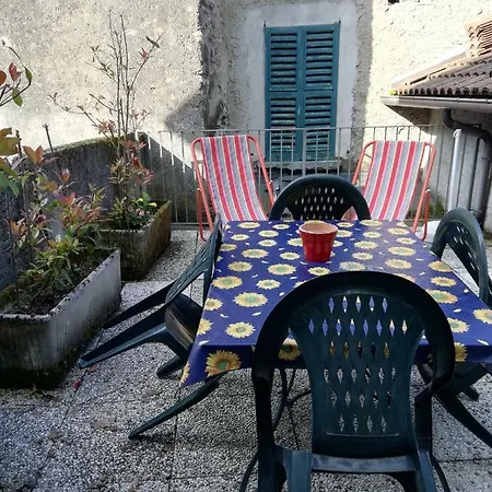 Casa Vacanze Ale Tatil Evi *